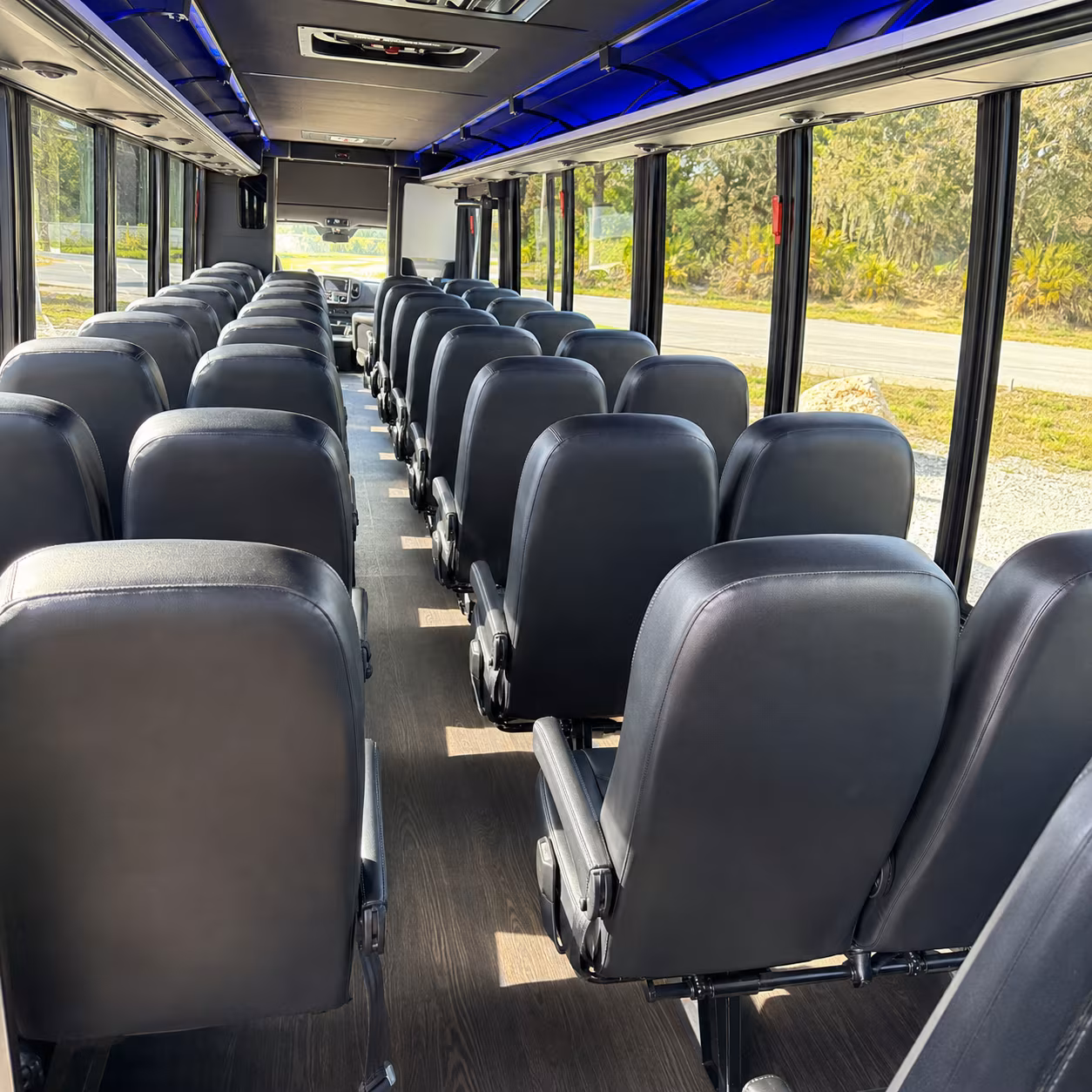 find the perfect transportation for your next airport transfer 3
